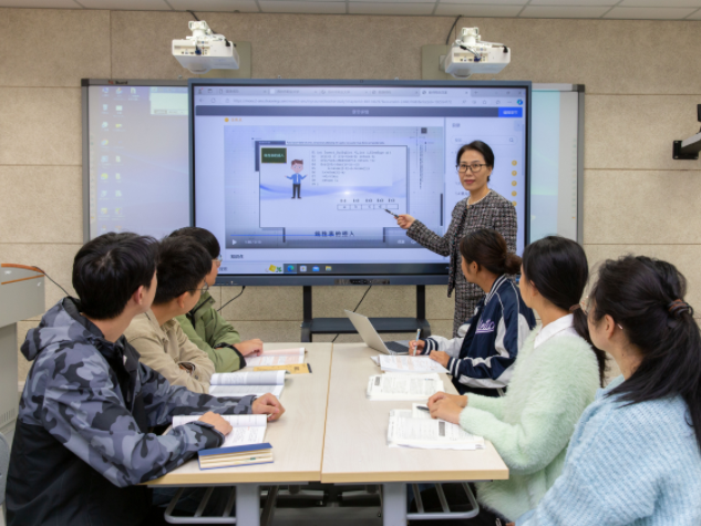 為學生開辟寬廣開展空間職業(yè)教育是終身教育系統(tǒng)的重要環(huán)節(jié) 為學生開辟寬廣開展空間職業(yè)教育是終身教育系統(tǒng)的重要環(huán)節(jié)