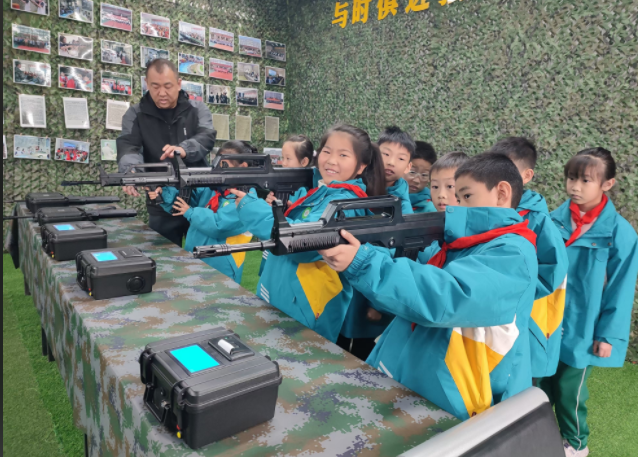 資源優勢與中小學形成大手牽小手聯動形式專業力氣讓教育更有深度 資源優勢與中小學形成大手牽小手聯動形式專業力氣讓教育更有深度